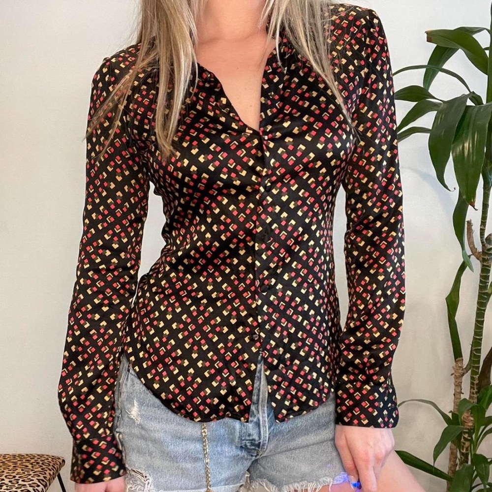 Diane von Furstenberg Silk Button-Down Blouse – Geometric Print